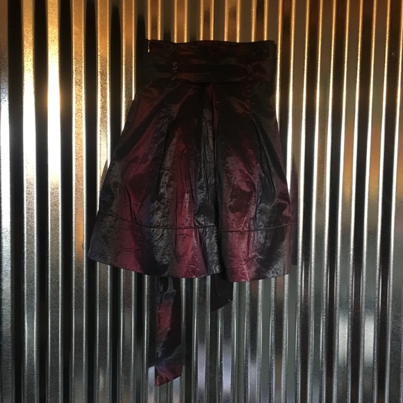 Multi-tone iridescent evening skirt - Picture 4 of 8